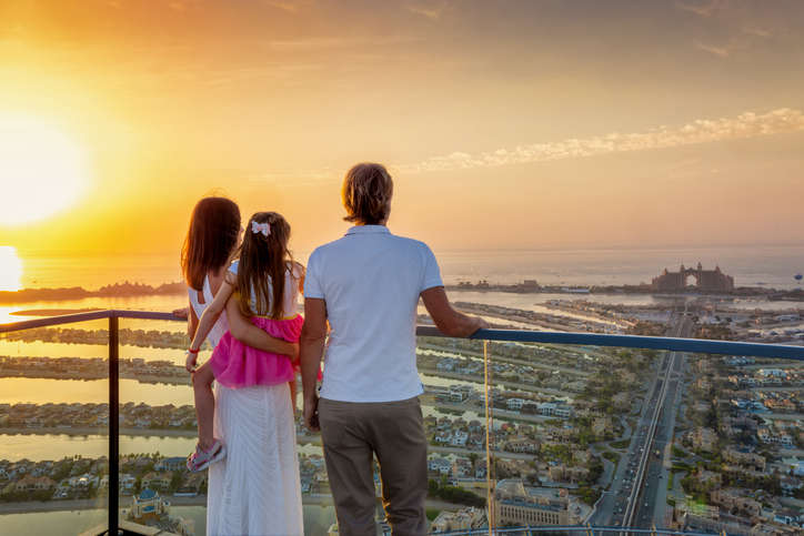 Invest money in UAE